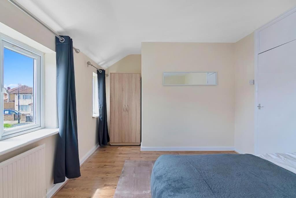 Spacious 3Br House In Enfield North London With Garden Экстерьер фото